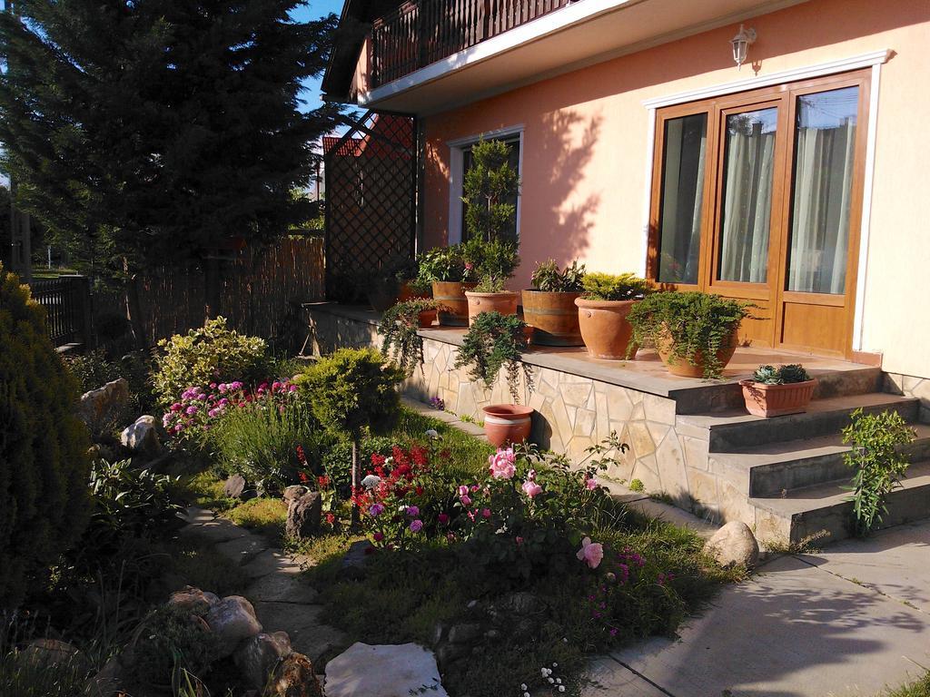 Hotel Valentin Vendeghaz Balatonlelle Zewnętrze zdjęcie